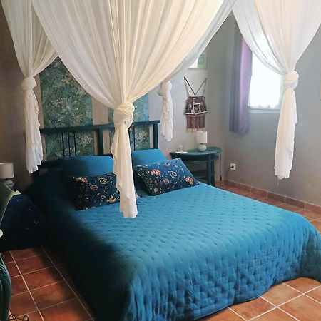 Correns Une Chambre En Provence מראה חיצוני תמונה